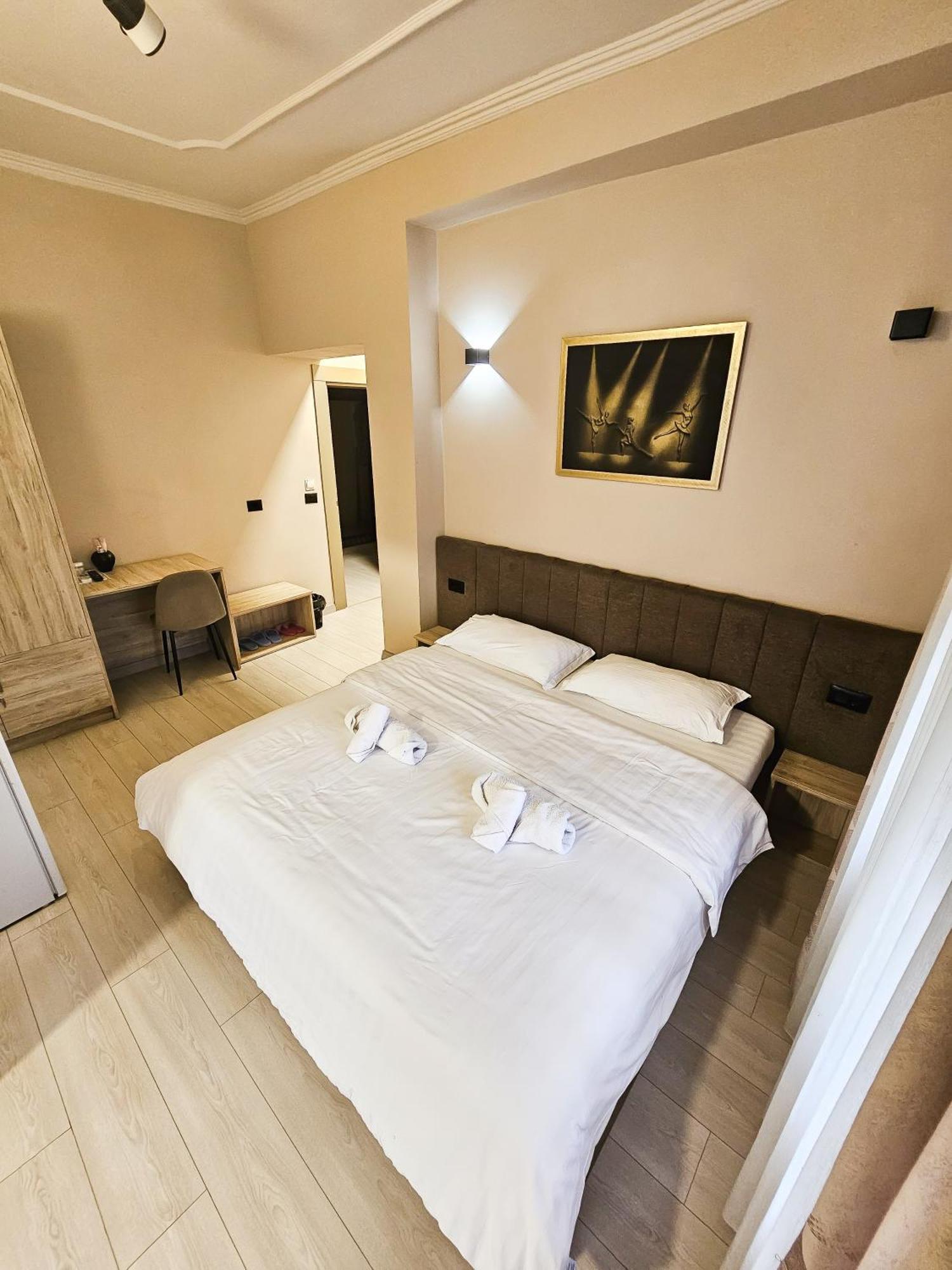 Sunflower Junior Suite Тирана Екстер'єр фото