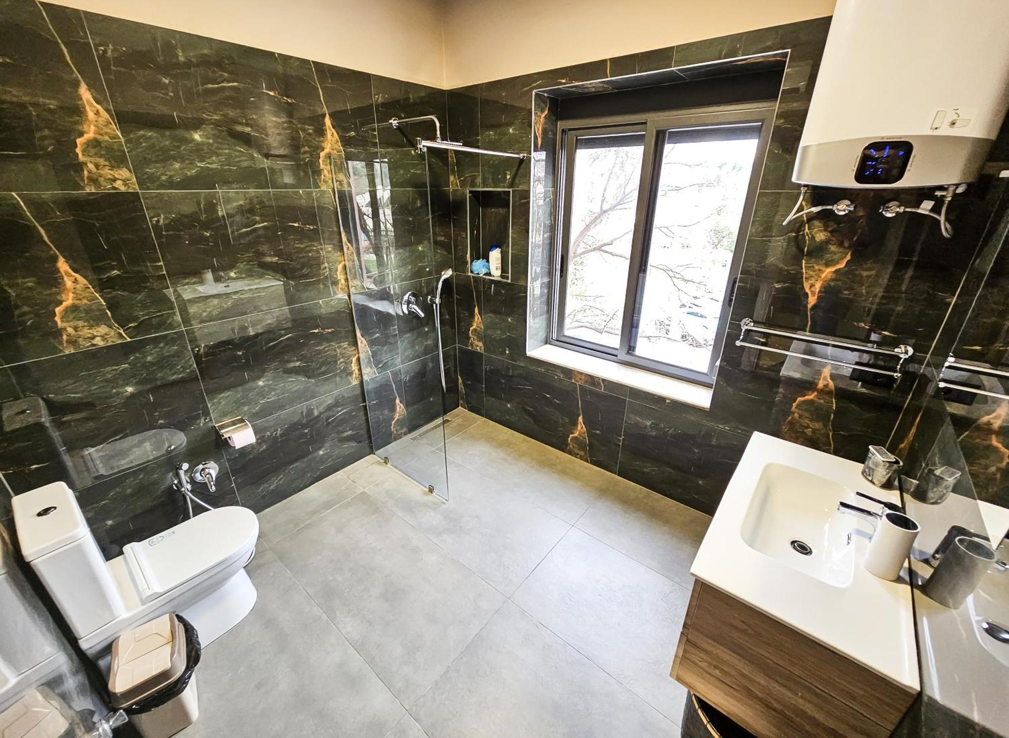 Sunflower Junior Suite Тирана Екстер'єр фото